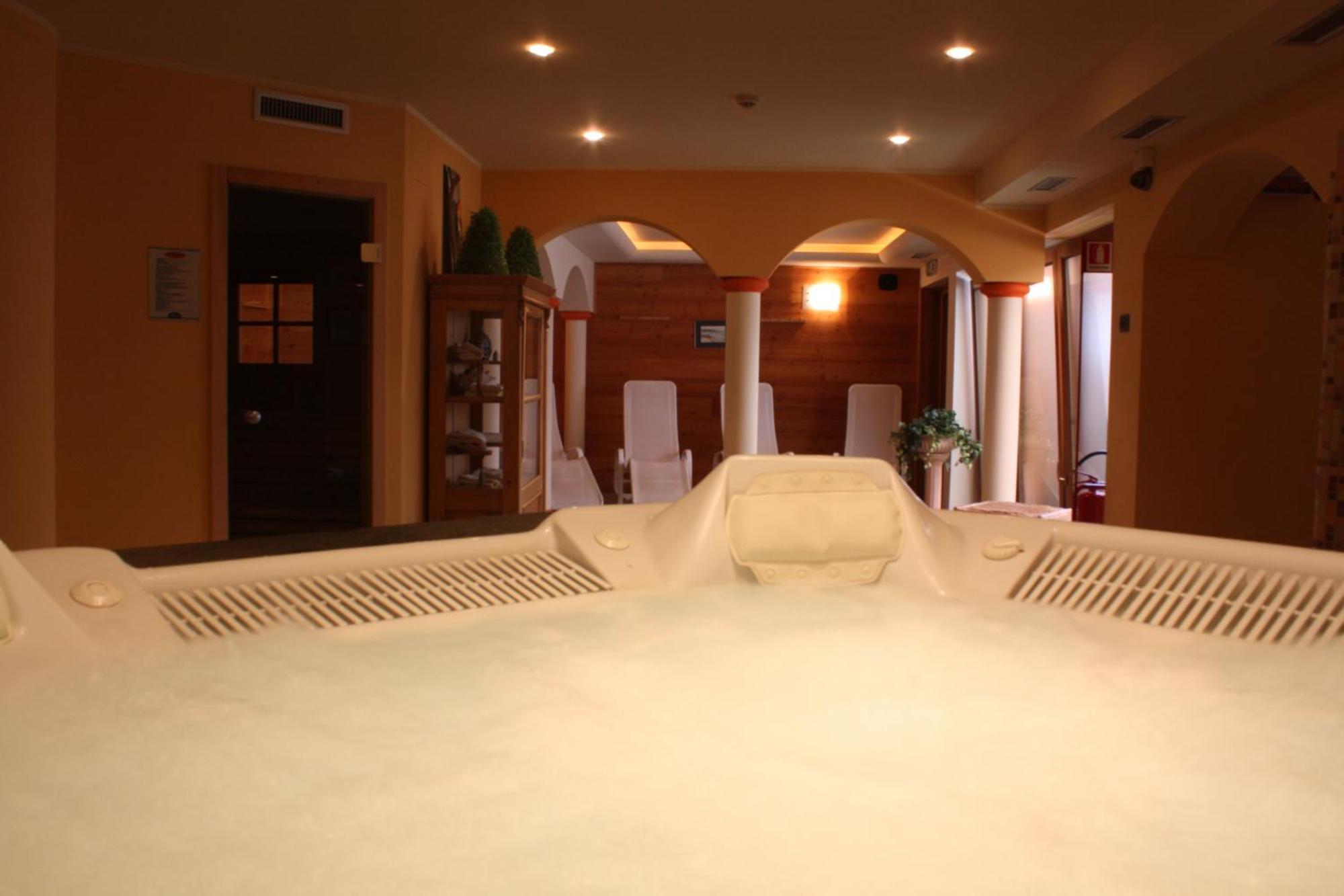 Le Rocher Hotel Чамполук Екстериор снимка