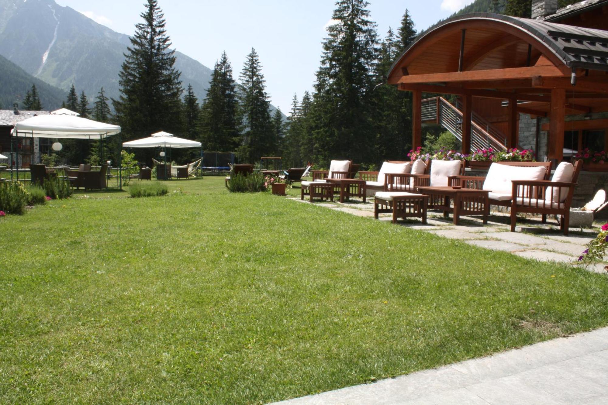 Le Rocher Hotel Чамполук Екстериор снимка
