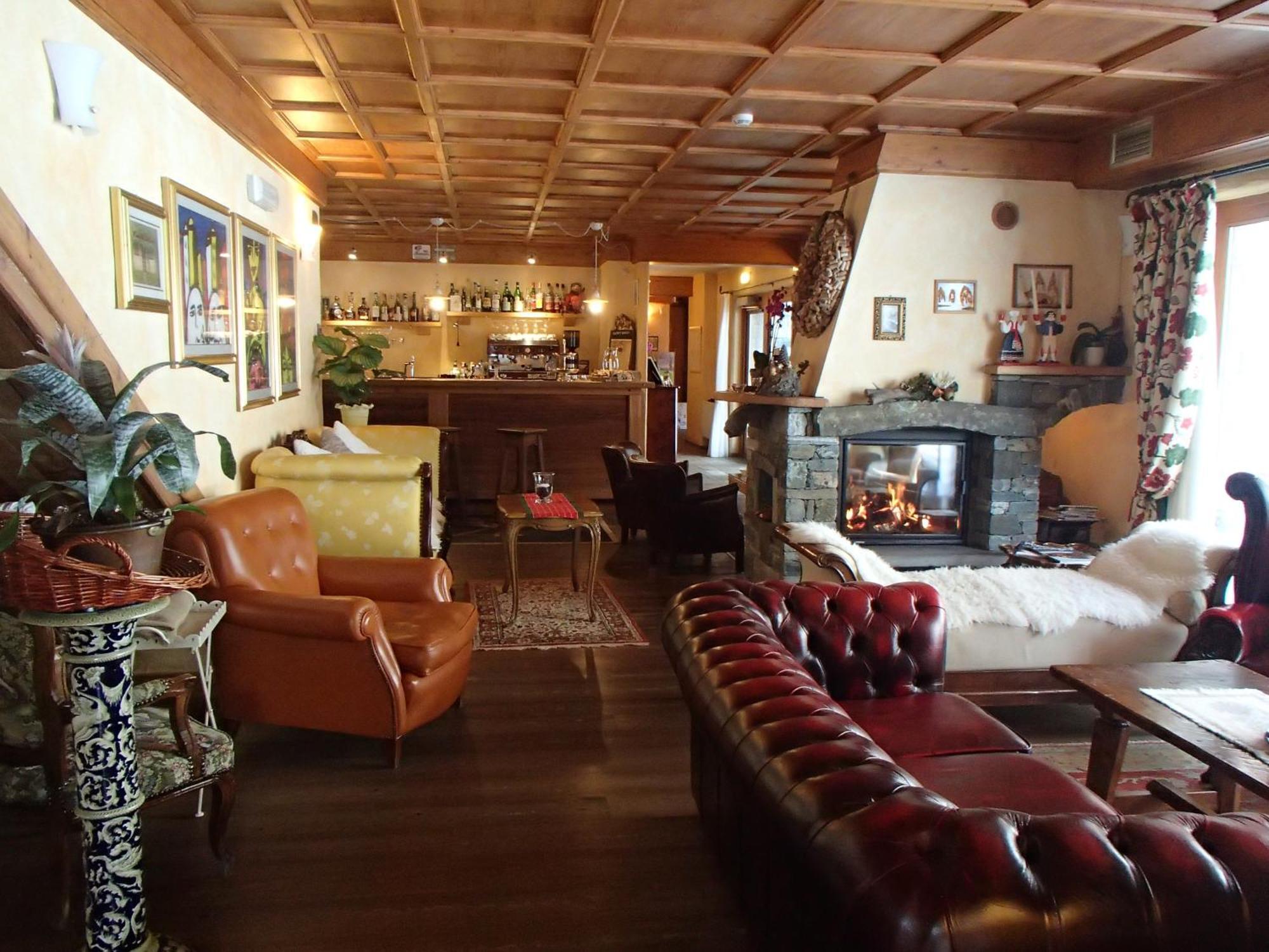 Le Rocher Hotel Чамполук Екстериор снимка