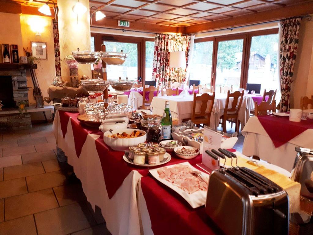 Le Rocher Hotel Чамполук Екстериор снимка